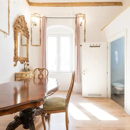 Apartment Historic Next To The Castle Bari